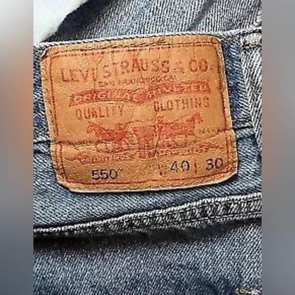 Mens Levi's 550 Relaxed Fit Blue Jeans 40 x 30 Measures 39 × 29.5 Medium Wash - Picture 6 of 8